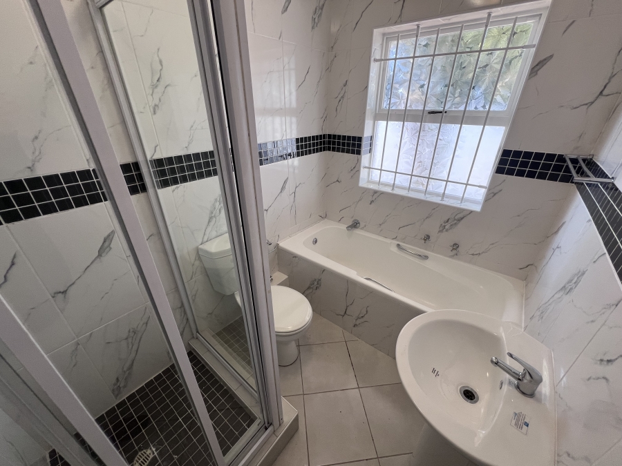 To Let 2 Bedroom Property for Rent in Flamingo Vlei Western Cape